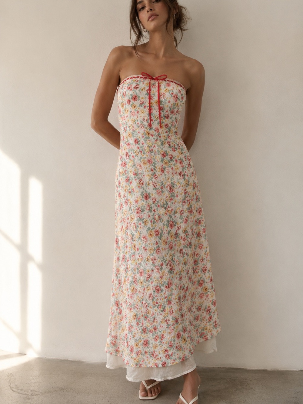 🌹Jessica Simpson Ivory Strapless Floral Maxi Dress with Red Trim🌷